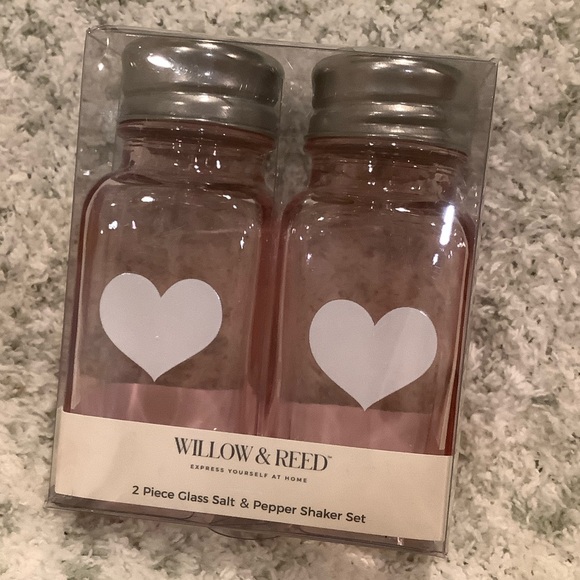 Willow & Reed Pink Heart Valentines Glass Salt & Pepper Shaker Boxed Set NWT 2.8 - Picture 11 of 12